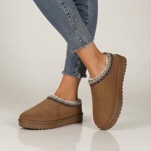 HAUTE HIPPIE chic Women’s Brown Faux Suede Slipper Mules Size 8.5 Ugg style shoe